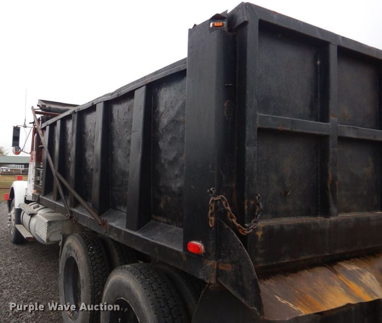 image for item DI2358 1990 International F9370 dump truck