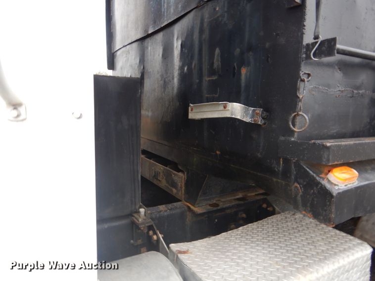 image for item DI2358 1990 International F9370 dump truck