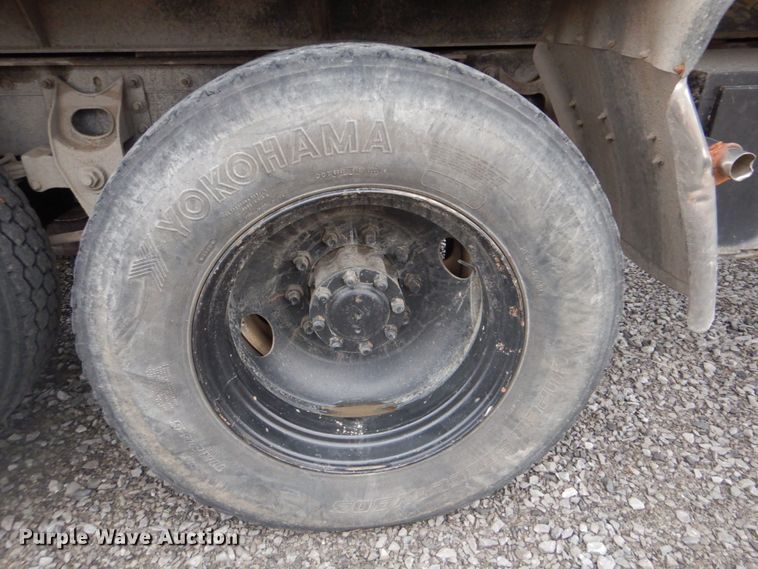 image for item DI2358 1990 International F9370 dump truck