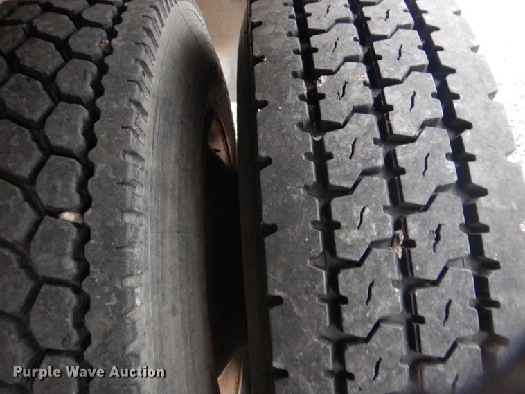 image for item DI2358 1990 International F9370 dump truck