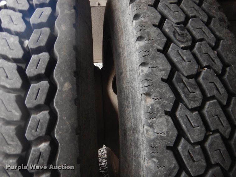 image for item DI2358 1990 International F9370 dump truck