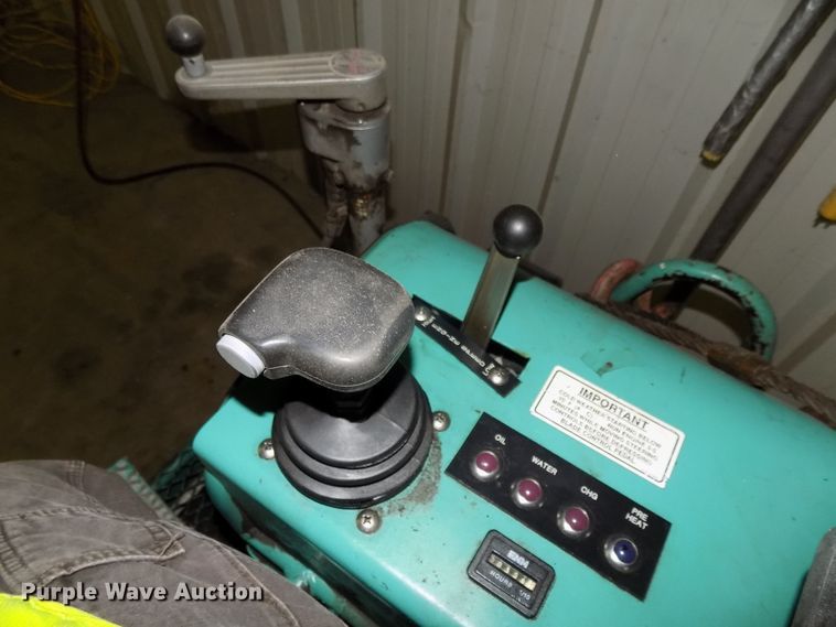 image for item DO9413 2009 MQ Whiteman HTH44TVDTCSL5 power trowel