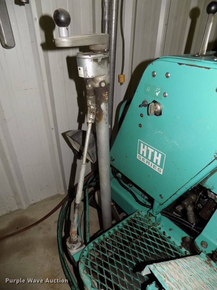 image for item DO9413 2009 MQ Whiteman HTH44TVDTCSL5 power trowel