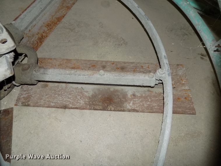 image for item DO9413 2009 MQ Whiteman HTH44TVDTCSL5 power trowel