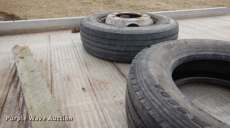 image for item EK9158 1999 International 4700 rollback tow truck