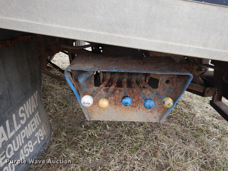 image for item EK9158 1999 International 4700 rollback tow truck