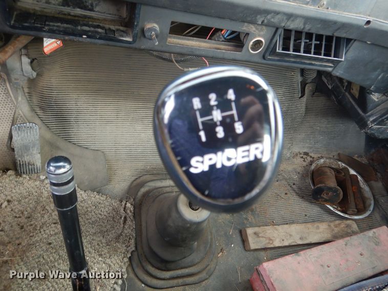 image for item EK9158 1999 International 4700 rollback tow truck