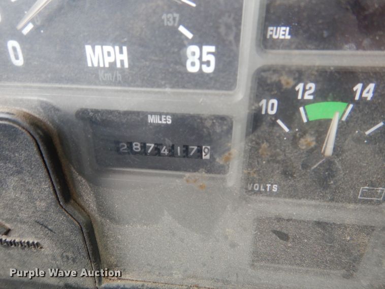 image for item EK9158 1999 International 4700 rollback tow truck