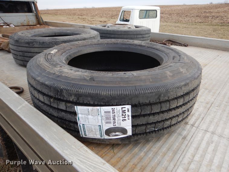 image for item EK9158 1999 International 4700 rollback tow truck