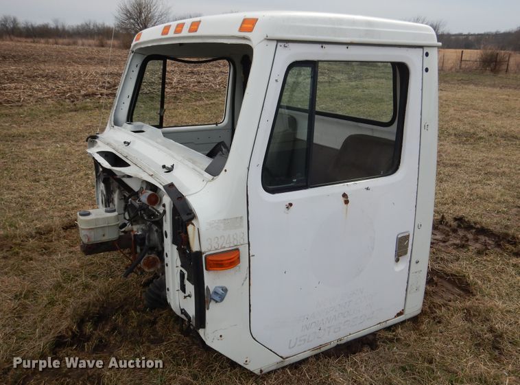 image for item EK9158 1999 International 4700 rollback tow truck