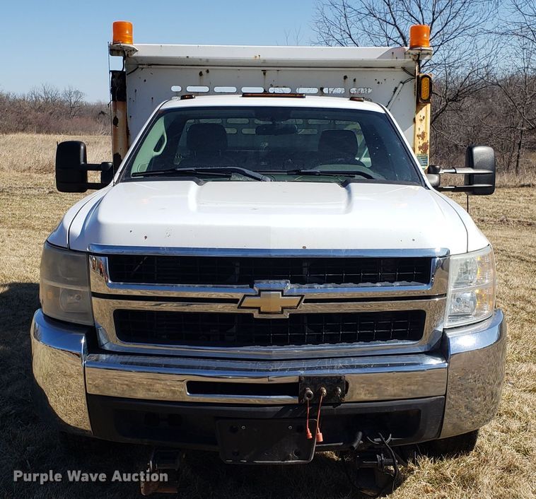 2008 Chevrolet Silverado 3500HD dump bed pickup truck in Sugar Creek, MO Item EK9161 sold