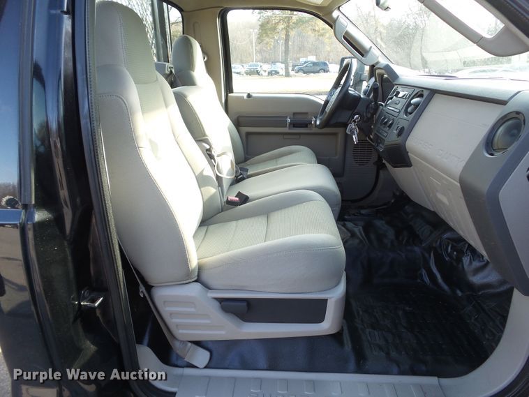 image for item EM9916 2008 Ford F550 Super Duty dump truck