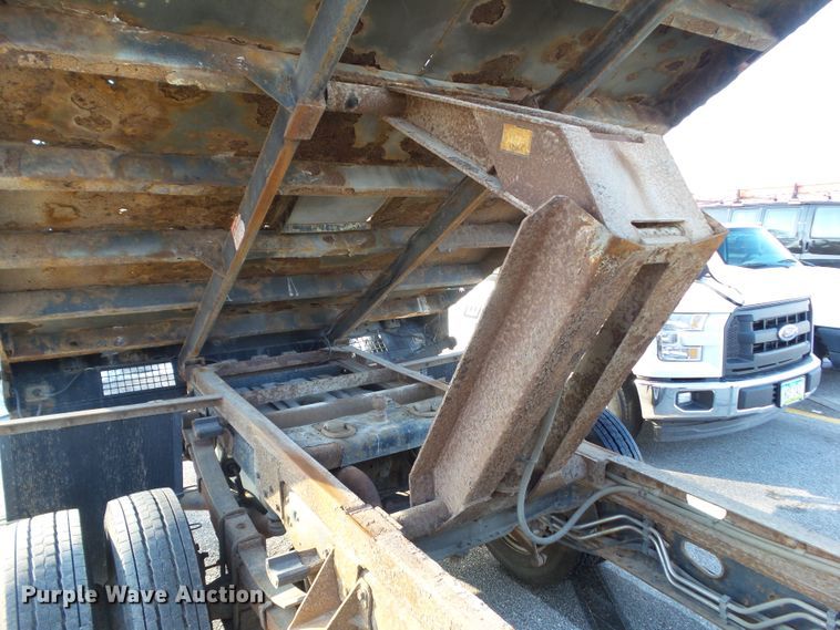 image for item EM9916 2008 Ford F550 Super Duty dump truck