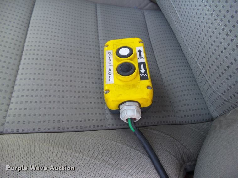 image for item EM9916 2008 Ford F550 Super Duty dump truck