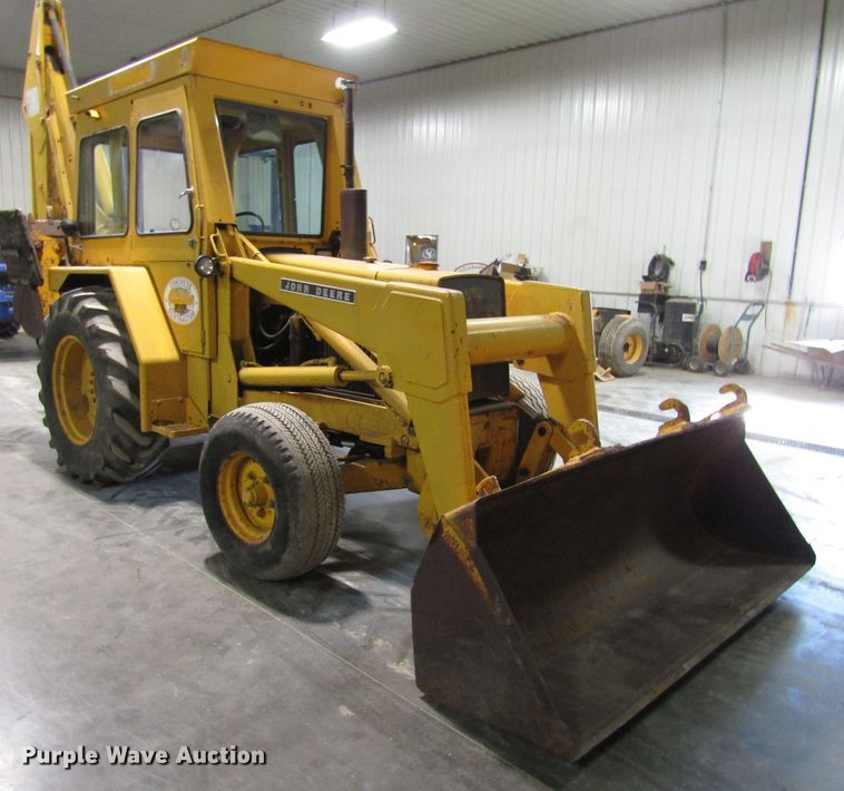 image for item FD9369 1975 John Deere 510 backhoe