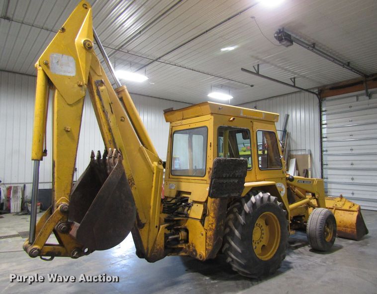 image for item FD9369 1975 John Deere 510 backhoe