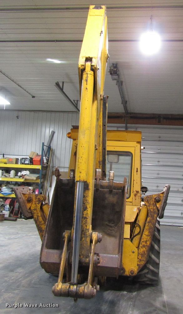 image for item FD9369 1975 John Deere 510 backhoe