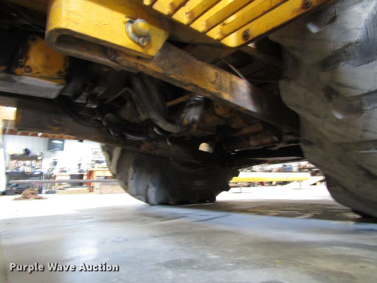 image for item FD9369 1975 John Deere 510 backhoe