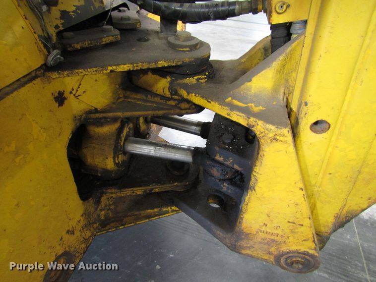 image for item FD9369 1975 John Deere 510 backhoe