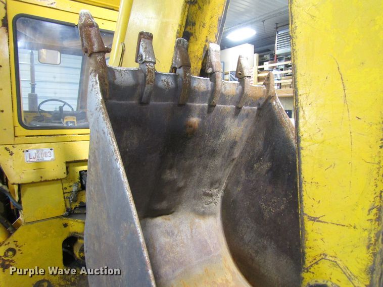 image for item FD9369 1975 John Deere 510 backhoe