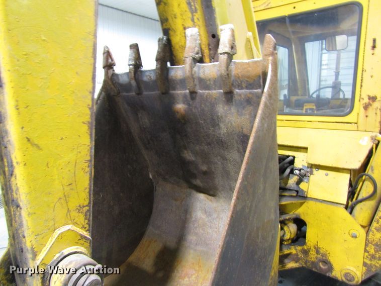 image for item FD9369 1975 John Deere 510 backhoe