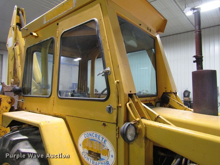 image for item FD9369 1975 John Deere 510 backhoe