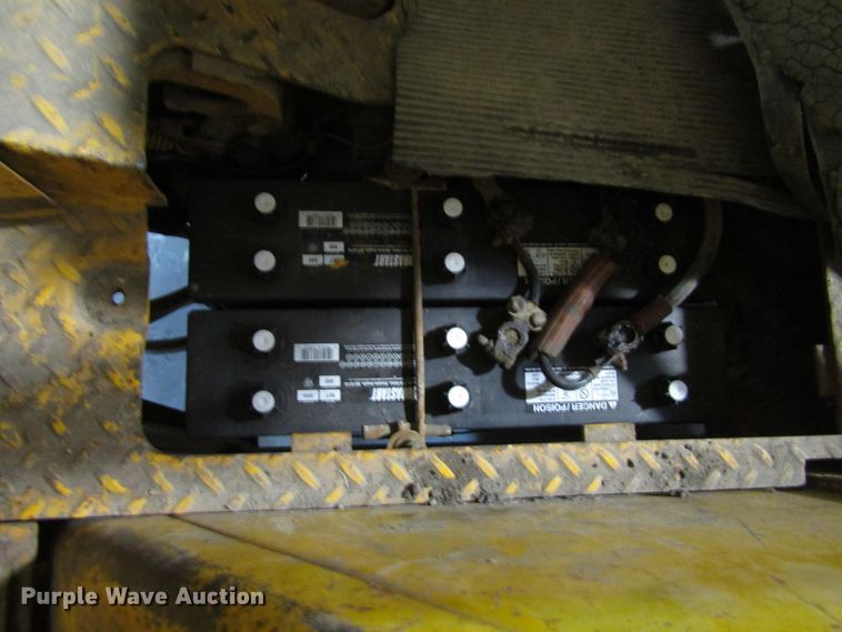 image for item FD9369 1975 John Deere 510 backhoe