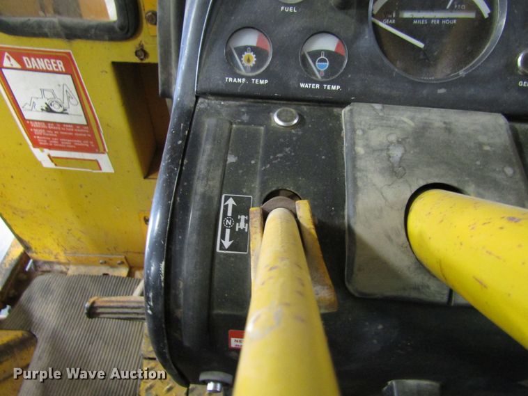 image for item FD9369 1975 John Deere 510 backhoe