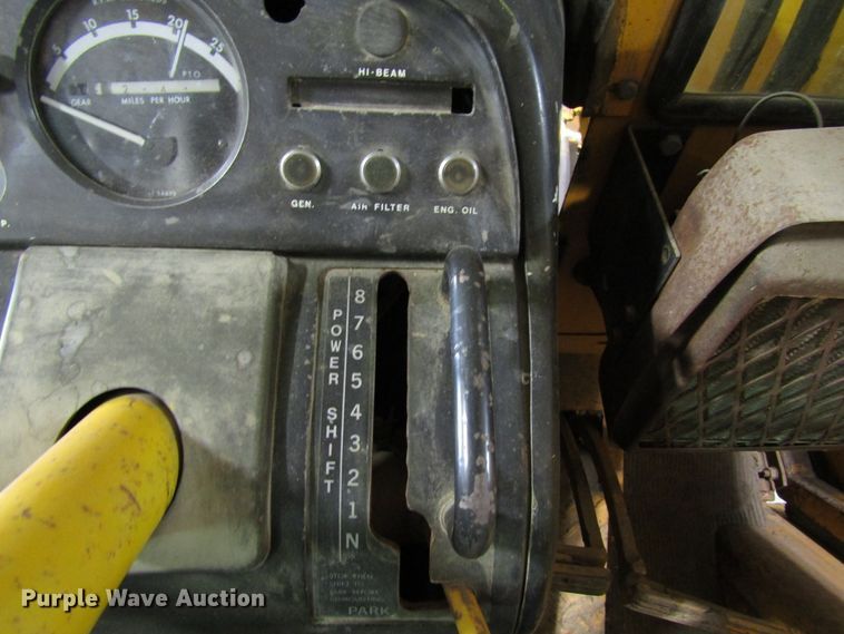 image for item FD9369 1975 John Deere 510 backhoe