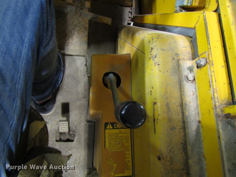 image for item FD9369 1975 John Deere 510 backhoe