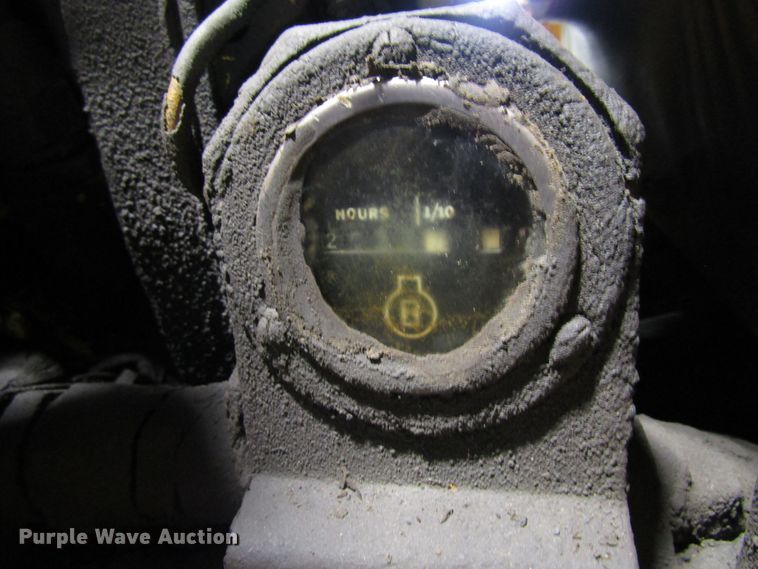 image for item FD9369 1975 John Deere 510 backhoe