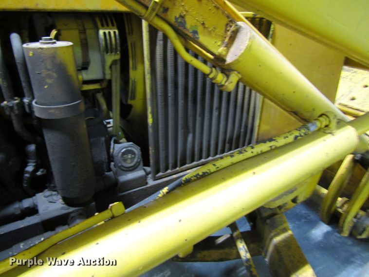 image for item FD9369 1975 John Deere 510 backhoe