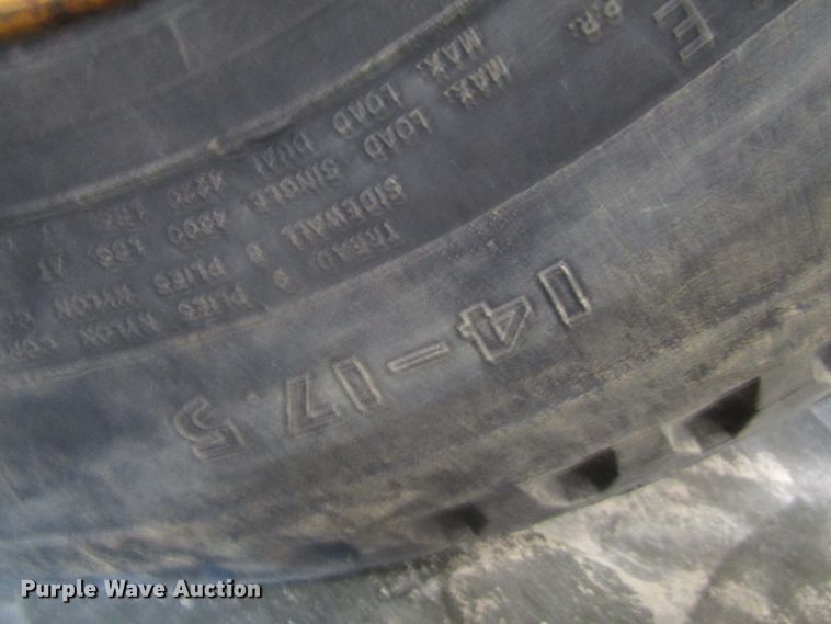 image for item FD9369 1975 John Deere 510 backhoe