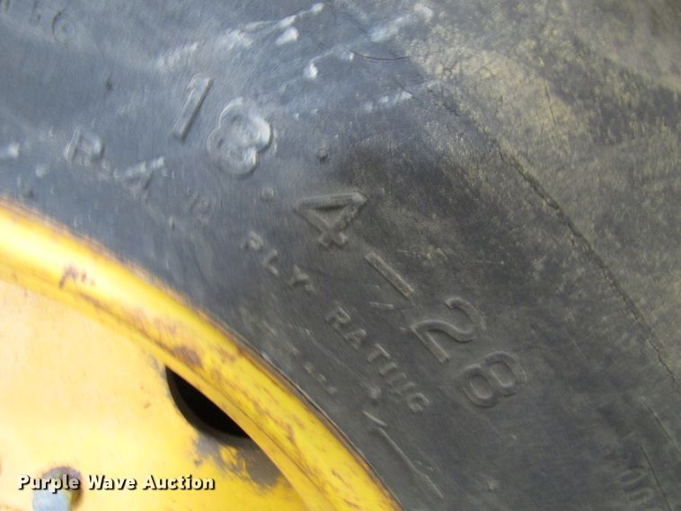 image for item FD9369 1975 John Deere 510 backhoe