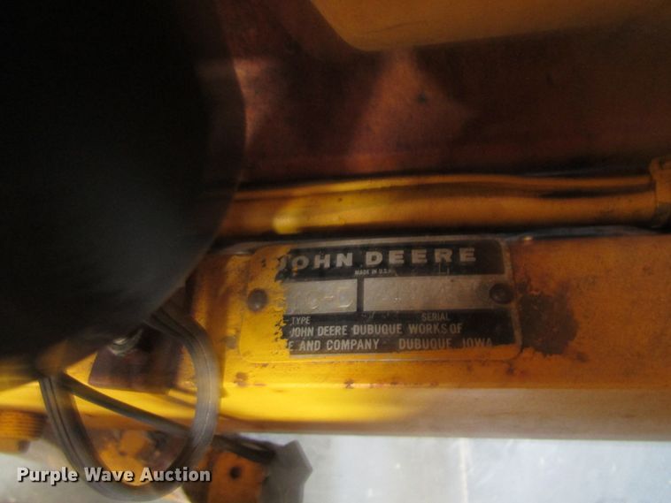 image for item FD9369 1975 John Deere 510 backhoe