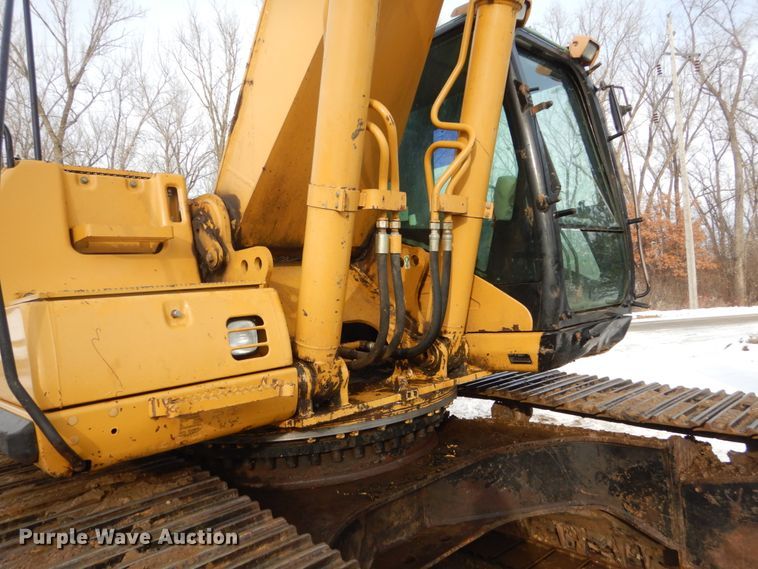 image for item FU9073 2003 Caterpillar 330C L excavator