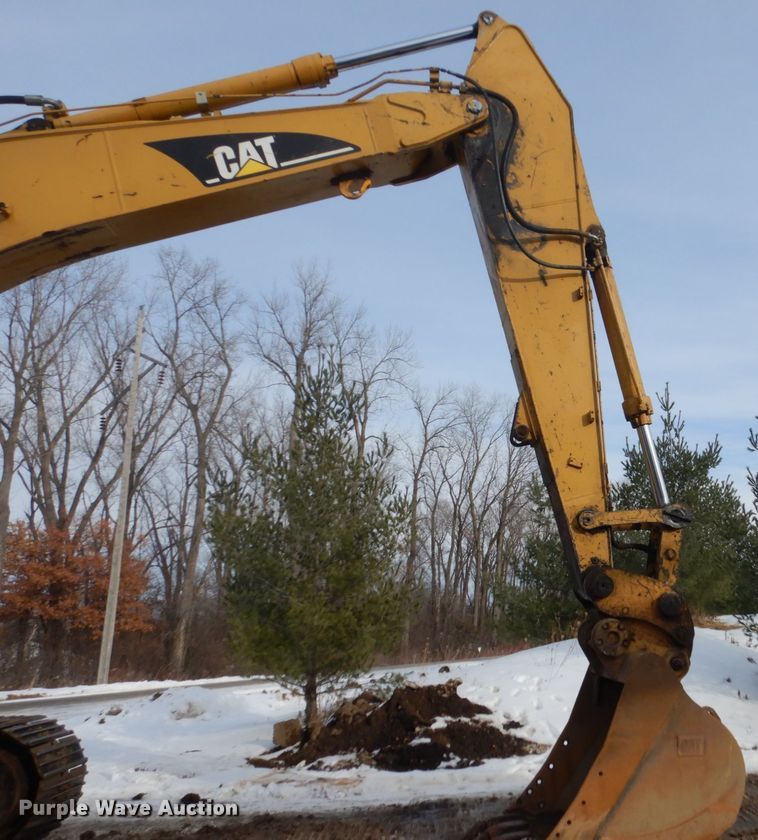 image for item FU9073 2003 Caterpillar 330C L excavator