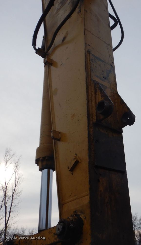 image for item FU9073 2003 Caterpillar 330C L excavator