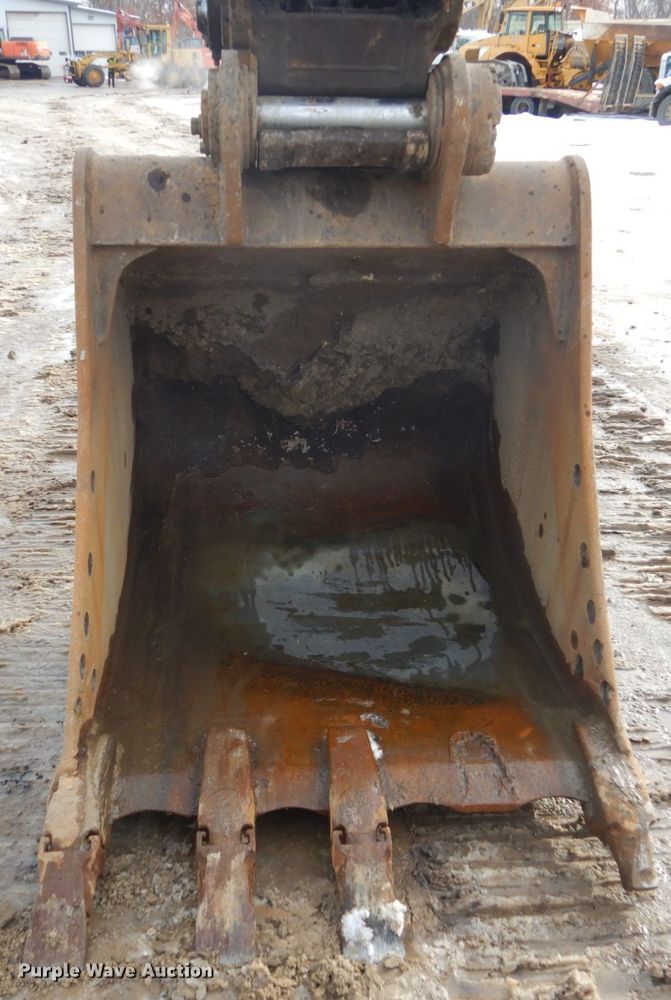 image for item FU9073 2003 Caterpillar 330C L excavator