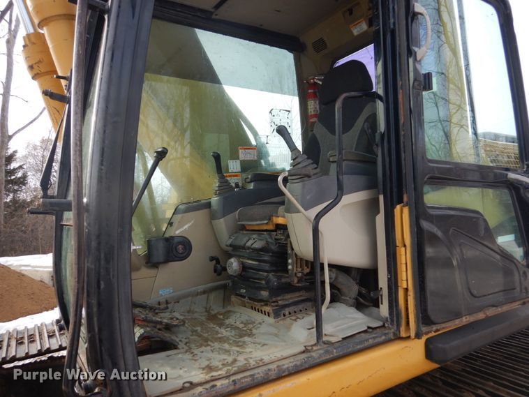 image for item FU9073 2003 Caterpillar 330C L excavator