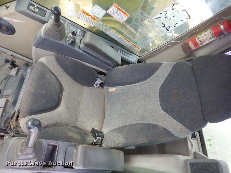 image for item FU9073 2003 Caterpillar 330C L excavator