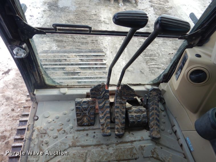 image for item FU9073 2003 Caterpillar 330C L excavator