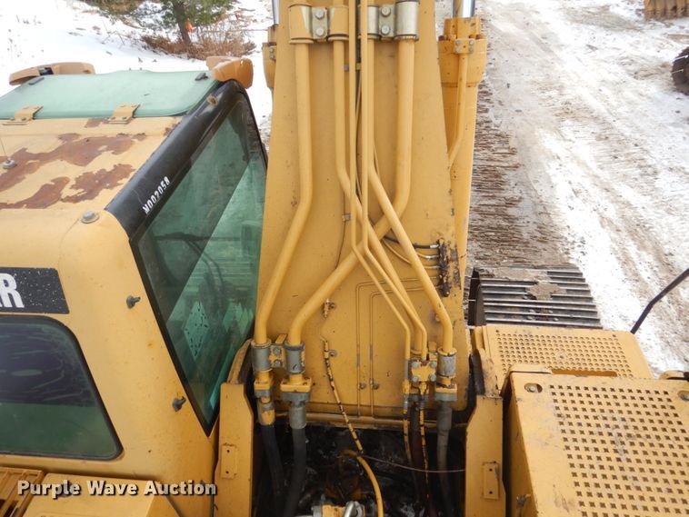 image for item FU9073 2003 Caterpillar 330C L excavator