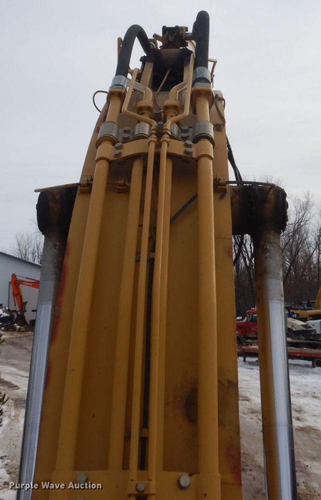 image for item FU9073 2003 Caterpillar 330C L excavator