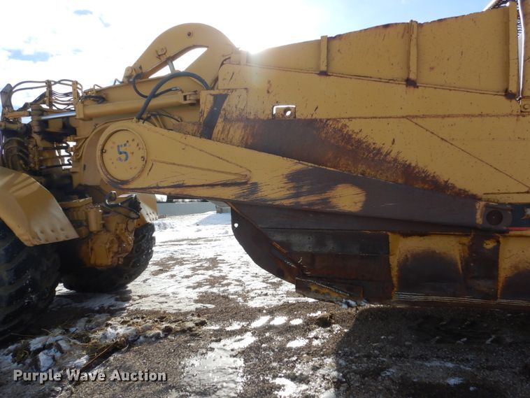 image for item FU9083 1976 Caterpillar 627B conventional scraper