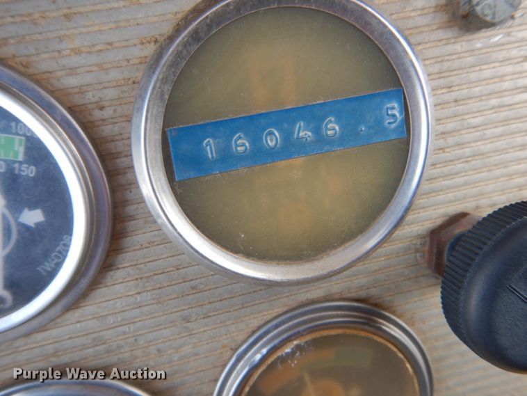 image for item FU9083 1976 Caterpillar 627B conventional scraper