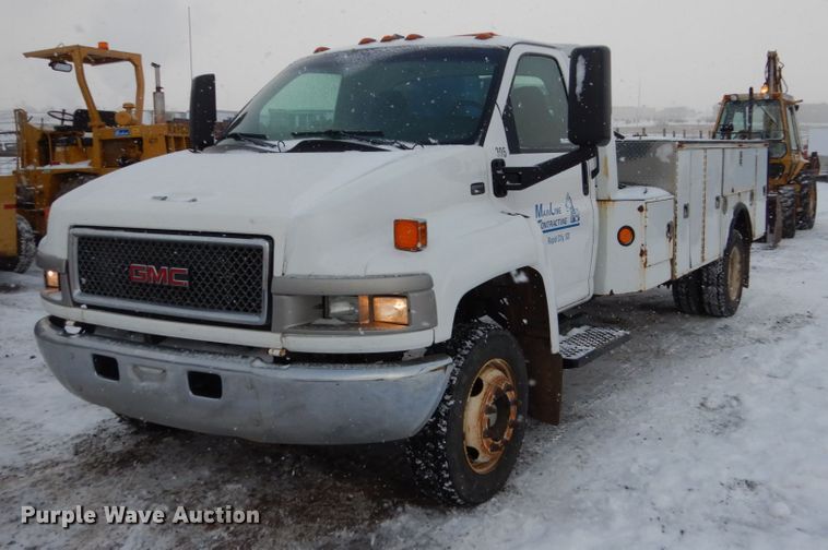 image for item FU9196 2003 GMC C4500 service truck with crane