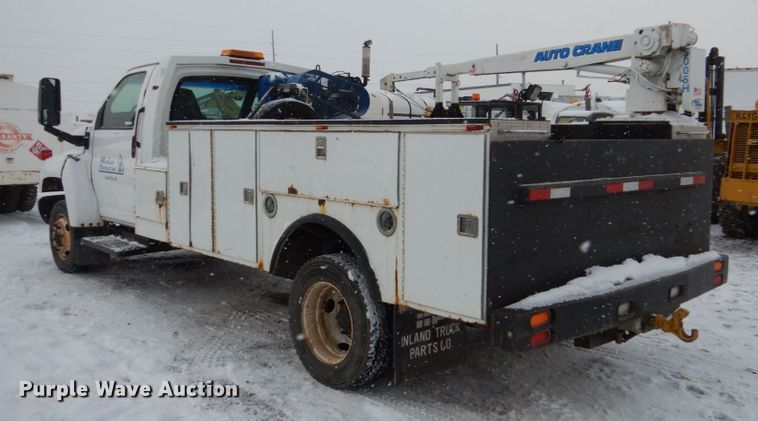 image for item FU9196 2003 GMC C4500 service truck with crane