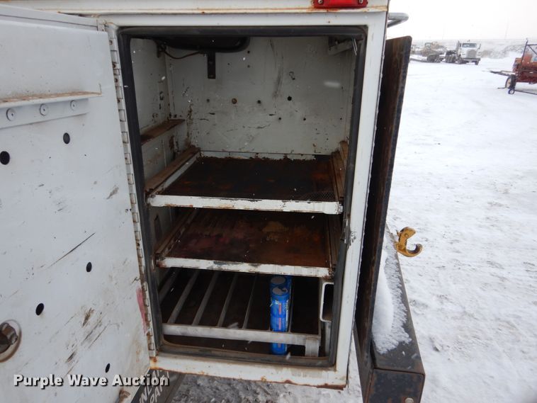 image for item FU9196 2003 GMC C4500 service truck with crane