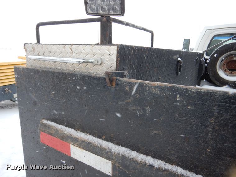 image for item FU9196 2003 GMC C4500 service truck with crane